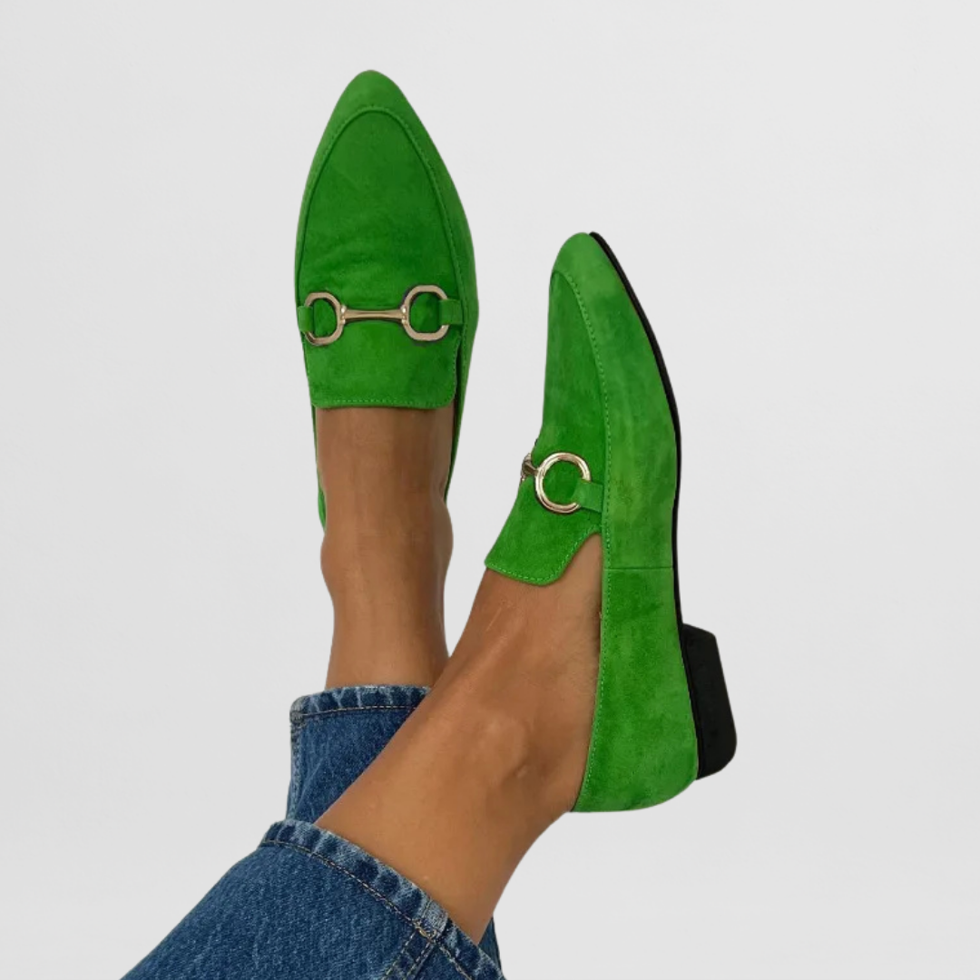 Mocassim de bico fino com detalhe metalizado — Bene Donna — imagem 01