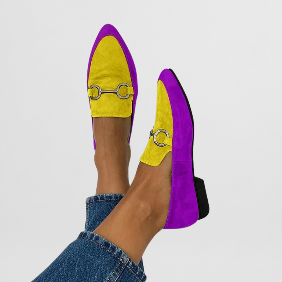 Mocassim de bico fino com detalhe metalizado — Bene Donna — imagem 04