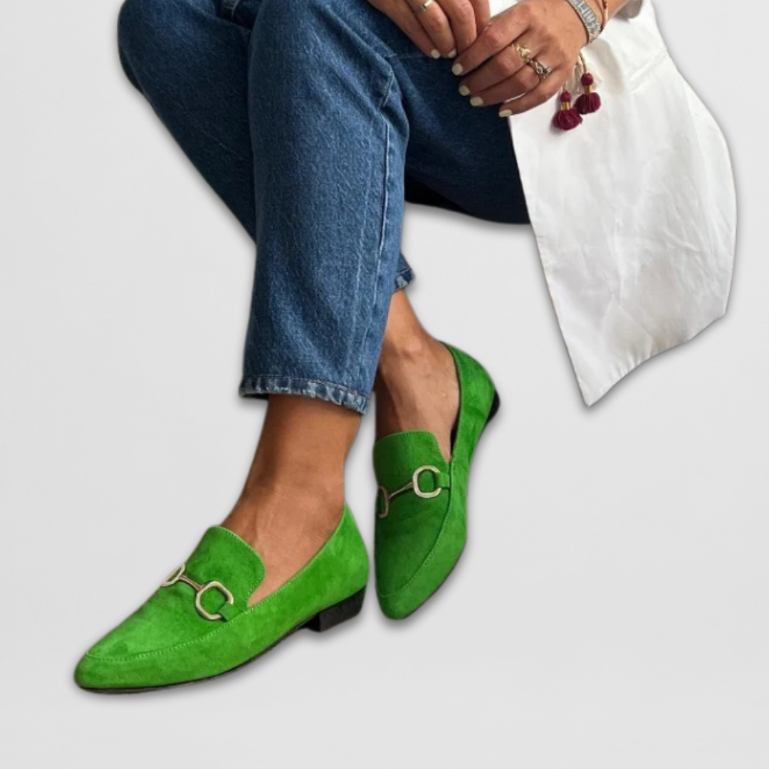 Mocassim de bico fino com detalhe metalizado — Bene Donna — imagem 05