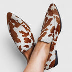 Mocassim de estampa animal em marrom e branco — Bene Donna — imagem 01