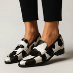 Mocassim de estampa de vaca em preto e branco — Bene Donna — imagem 02