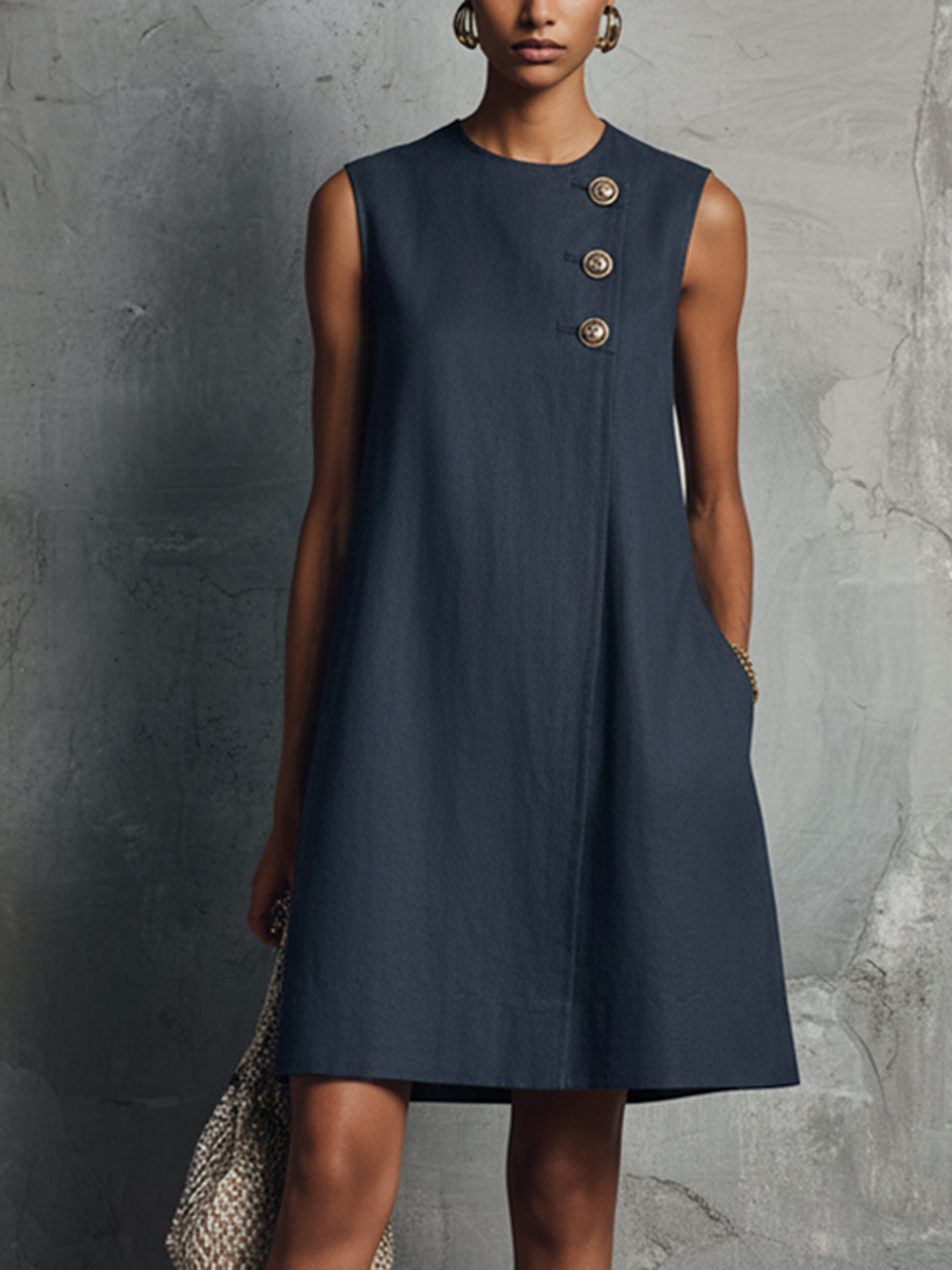 Vestido curto de linho com botões dourados assimétricos — Bene Donna — imagem 01