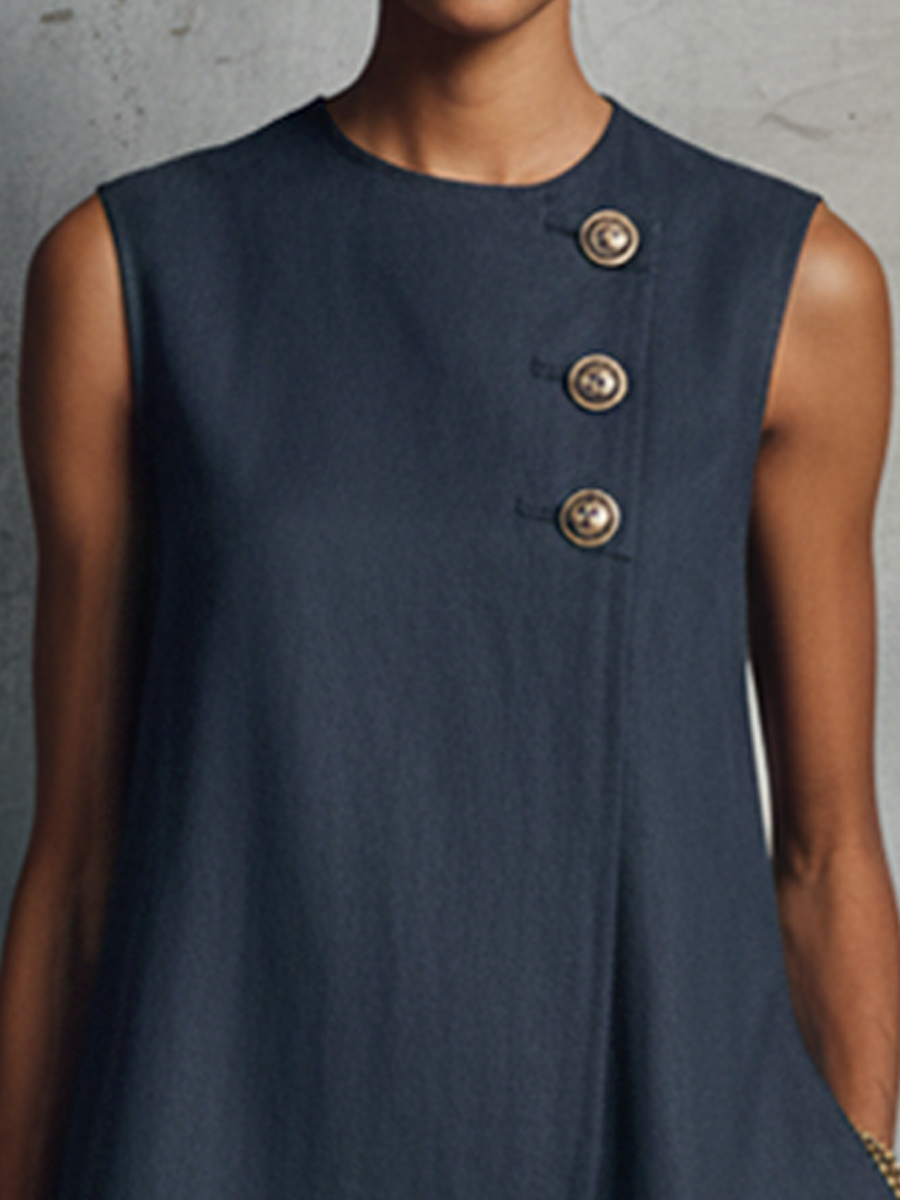 Vestido curto de linho com botões dourados assimétricos — Bene Donna — imagem 06