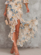 Vestido floral com busto franzido e saia de babados — Bene Donna — imagem 04