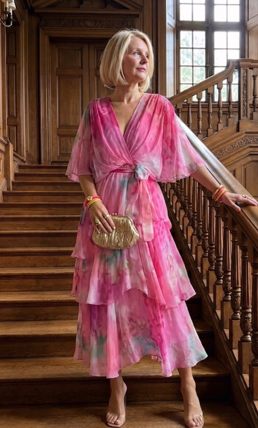 Vestido floral com mangas leves e babados em camadas — Bene Donna — imagem 01