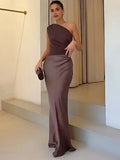 Vestido longo assimétrico com detalhe dourado — Bene Donna — imagem 05