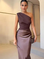 Vestido longo assimétrico com detalhe dourado — Bene Donna — imagem 06