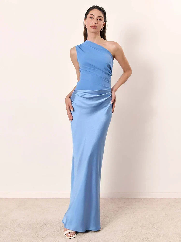 Vestido longo assimétrico com detalhe dourado — Bene Donna — imagem 11