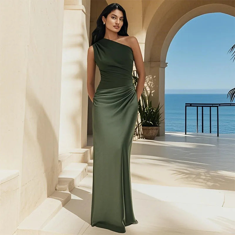 Vestido longo assimétrico com detalhe dourado — Bene Donna — imagem 14