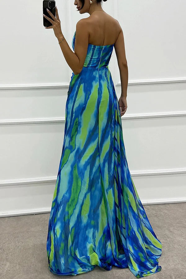 Vestido longo estampado drapeado com decote assimétrico e fenda — Bene Donna — imagem 06