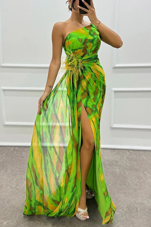 Vestido longo estampado drapeado com decote assimétrico e fenda — Bene Donna — imagem 17