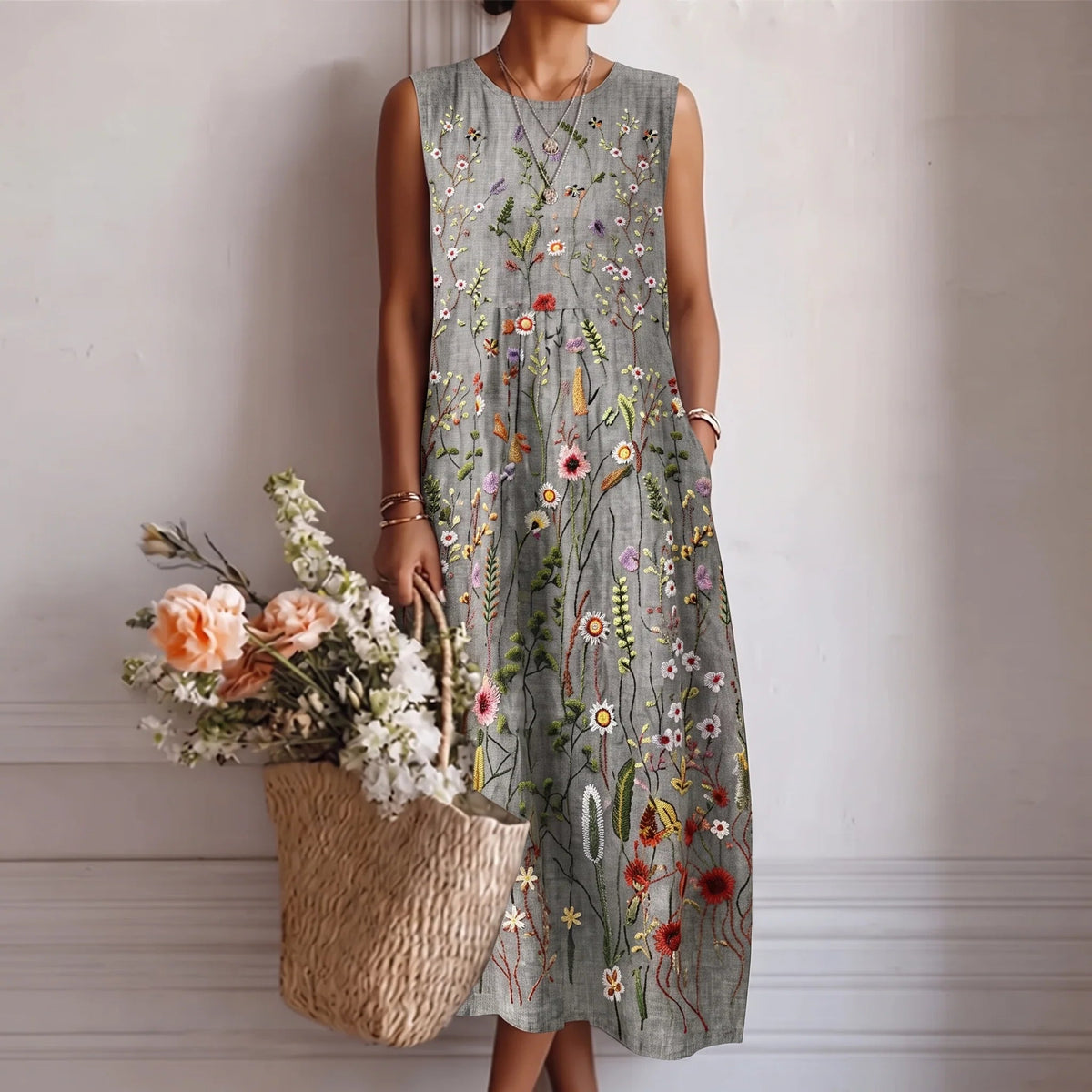 Vestido longo estampado sem mangas com bolsos laterais — Bene Donna — imagem 04