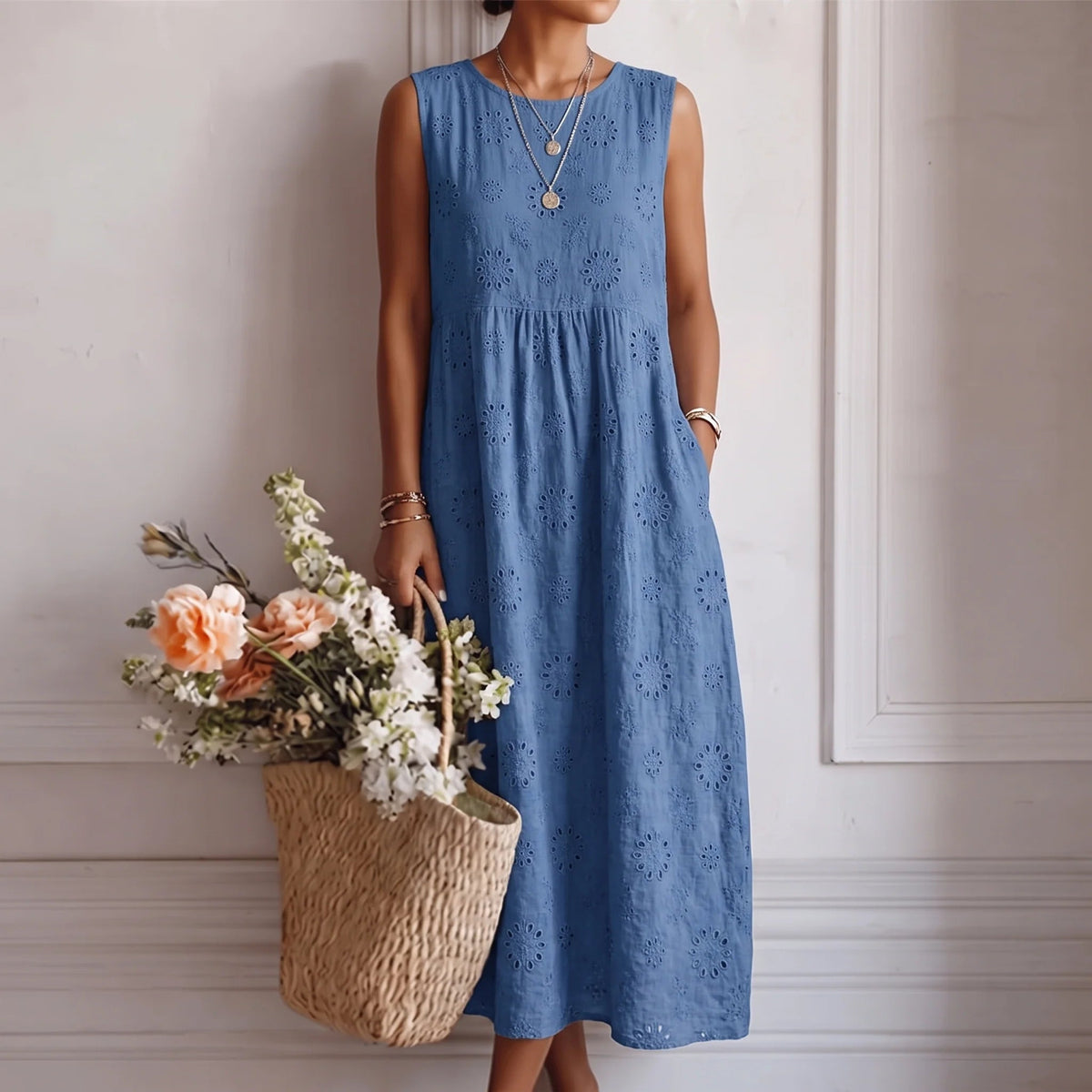 Vestido longo estampado sem mangas com bolsos laterais — Bene Donna — imagem 06
