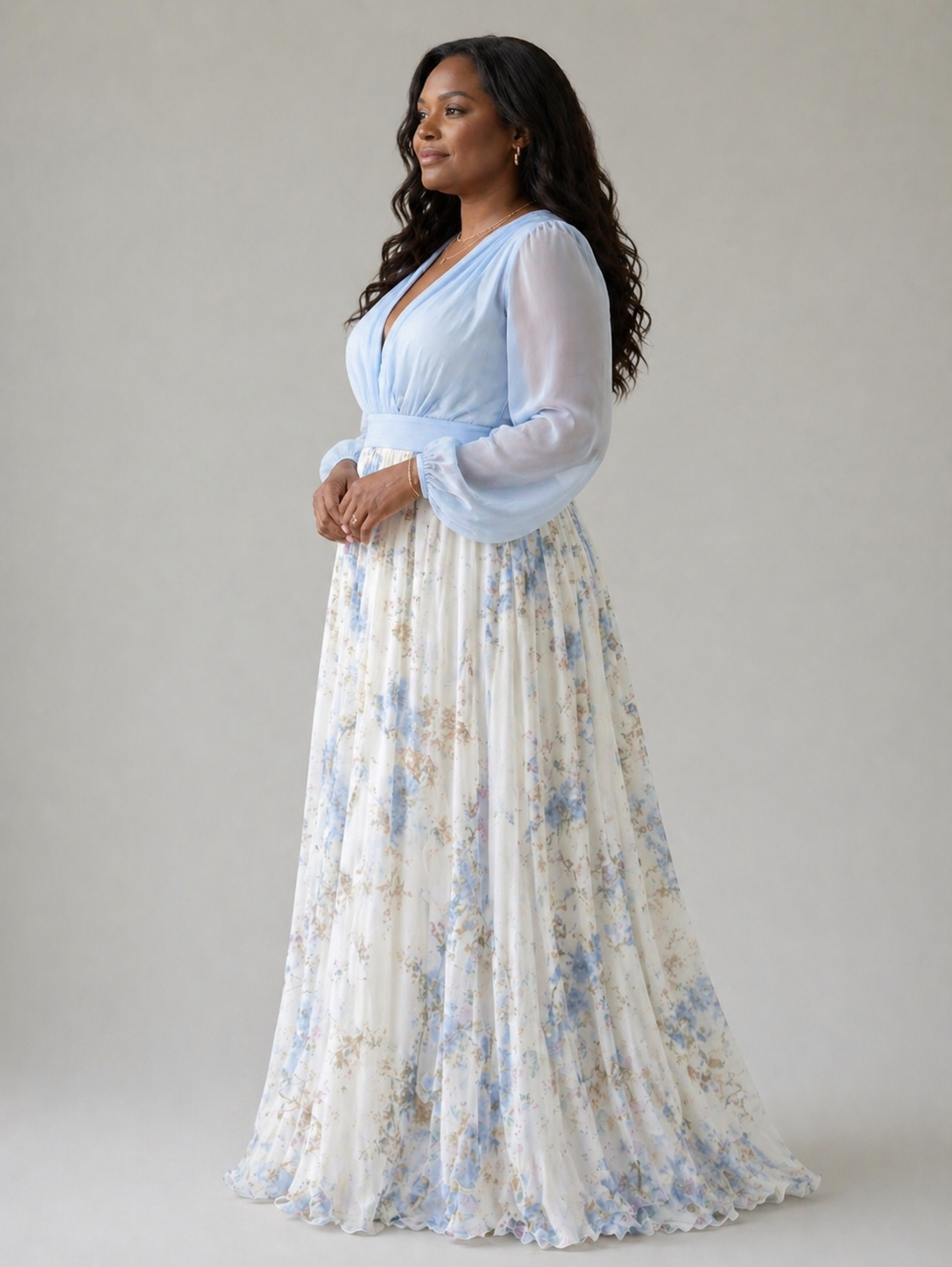 Vestido longo floral com mangas transparentes e caimento fluido — Bene Donna — imagem 04