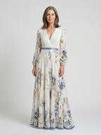 Vestido longo floral com mangas transparentes e faixa contrastante — Bene Donna — imagem 03