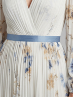 Vestido longo floral com mangas transparentes e faixa contrastante — Bene Donna — imagem 05