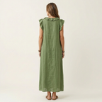 Vestido longo solto com decote V de babados e bolsos — Bene Donna — imagem 06