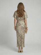 Vestido midi abstrato com detalhe torcido na cintura — Bene Donna — imagem 05