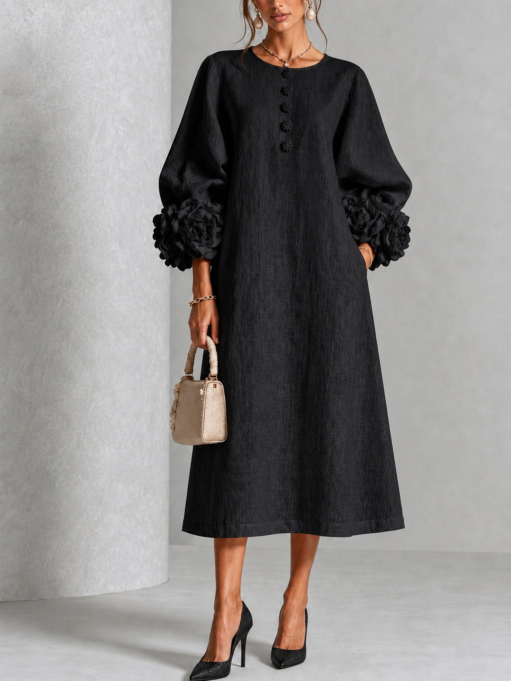 Vestido midi com punhos florais e botões de flor — Bene Donna — imagem 01