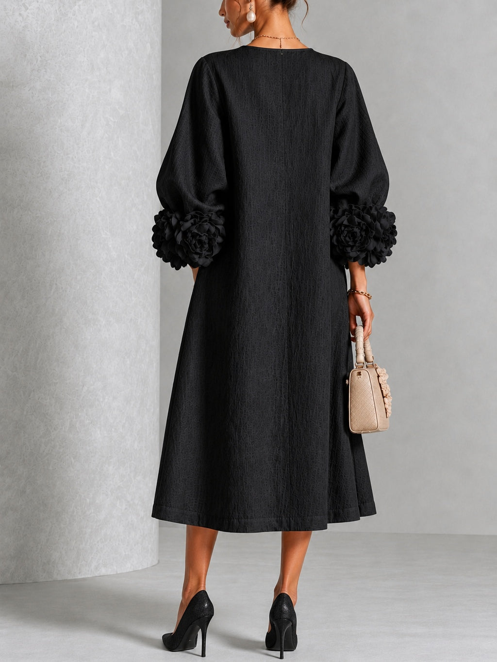 Vestido midi com punhos florais e botões de flor — Bene Donna — imagem 02