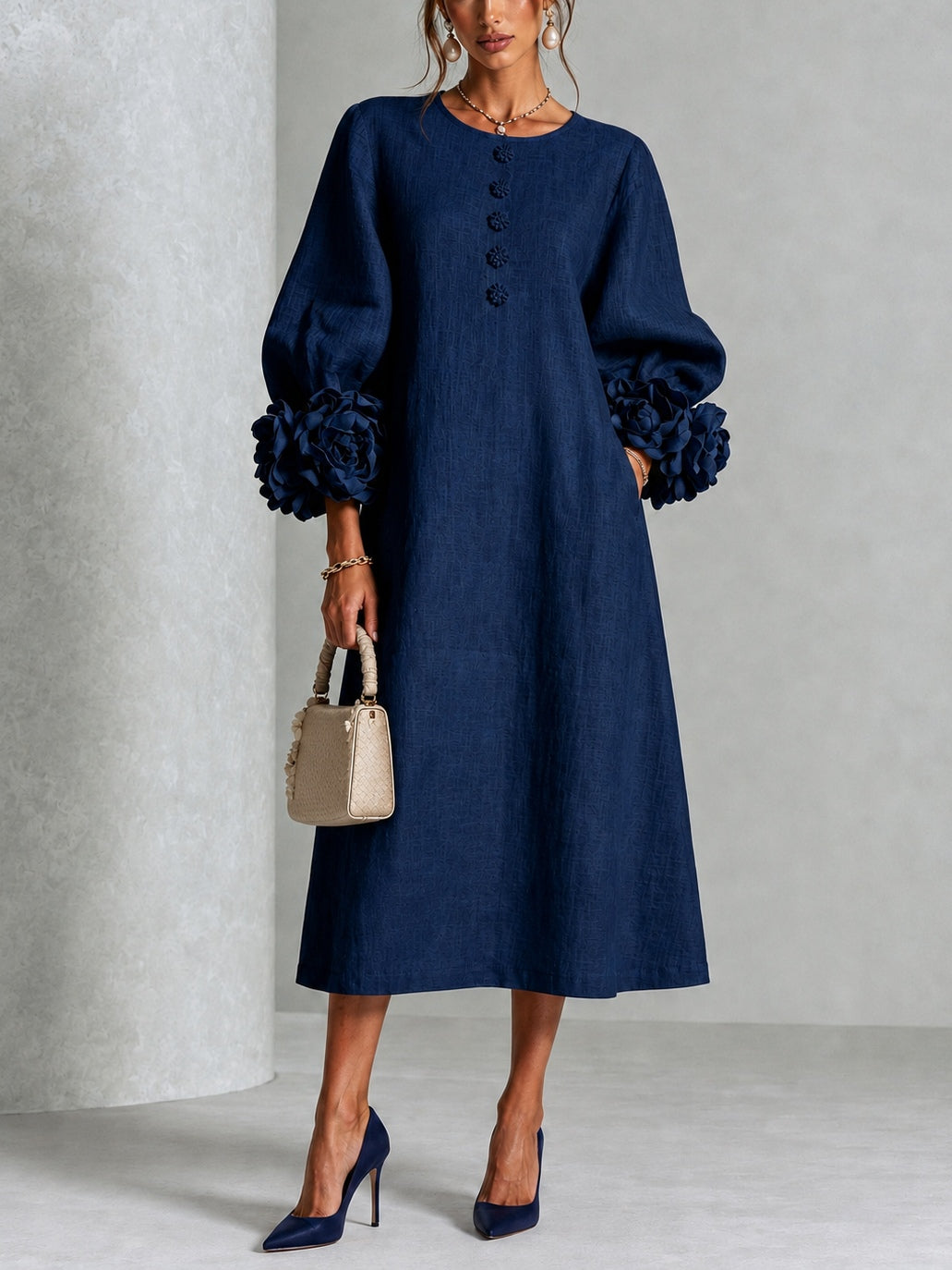 Vestido midi com punhos florais e botões de flor — Bene Donna — imagem 11