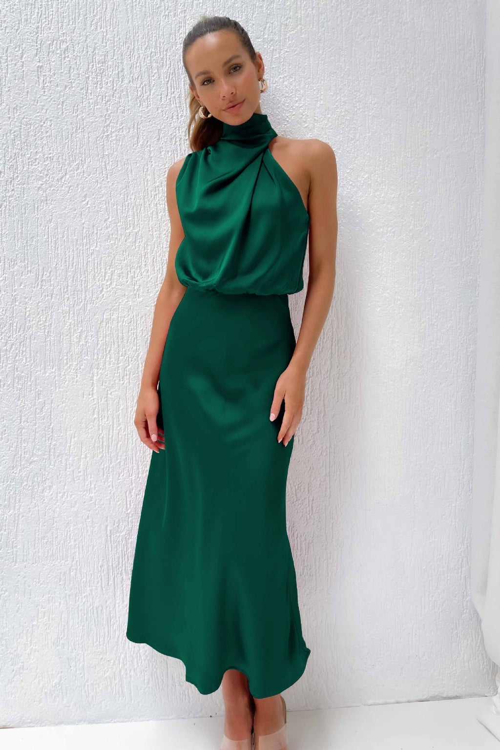 Vestido midi de gola alta com drapeado suave — Bene Donna — imagem 13