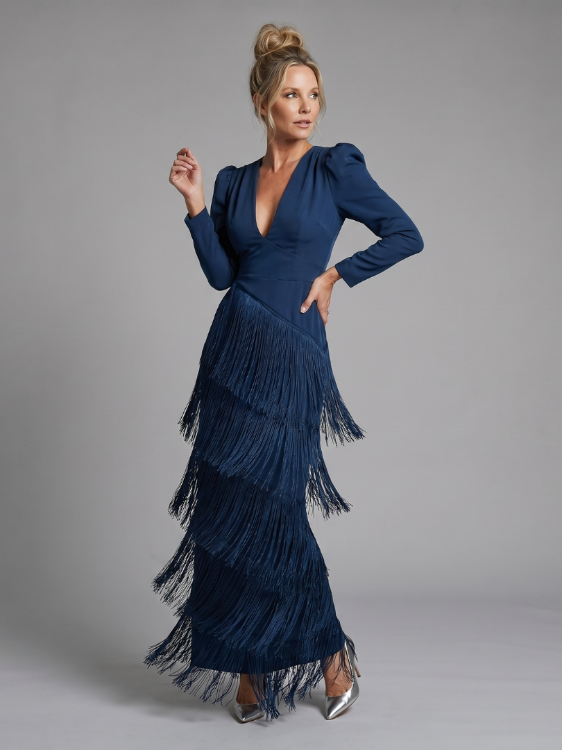 Vestido midi de mangas longas com saia de franjas — Bene Donna — imagem 05