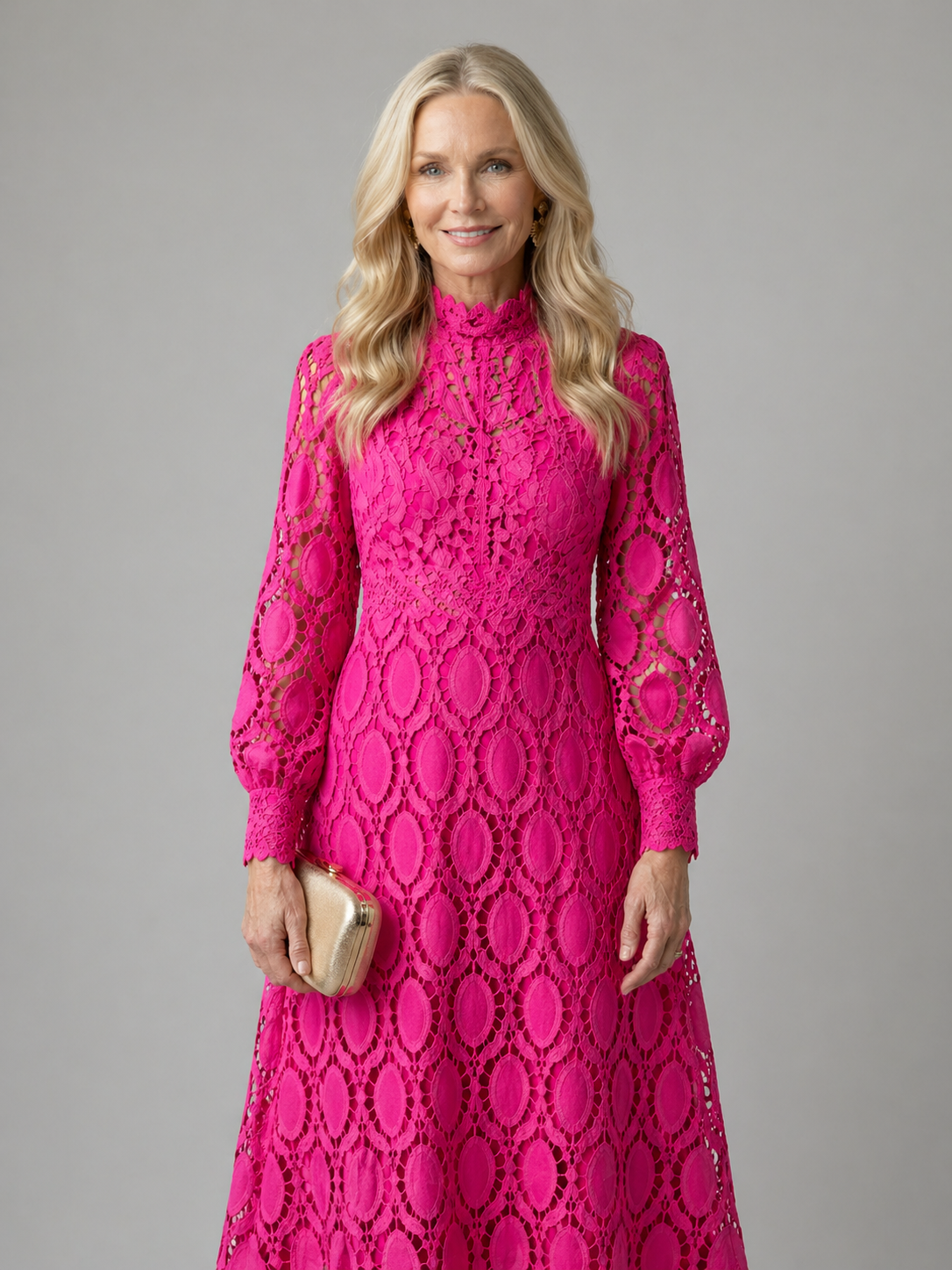 Vestido midi de renda com mangas longas e gola alta — Bene Donna — imagem 04