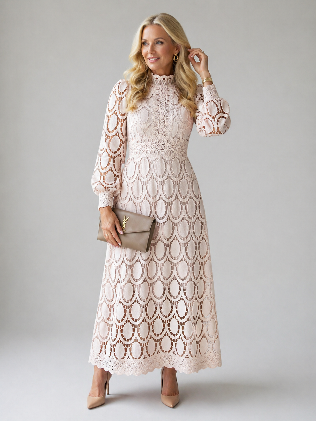 Vestido midi de renda com mangas longas e gola alta — Bene Donna — imagem 08