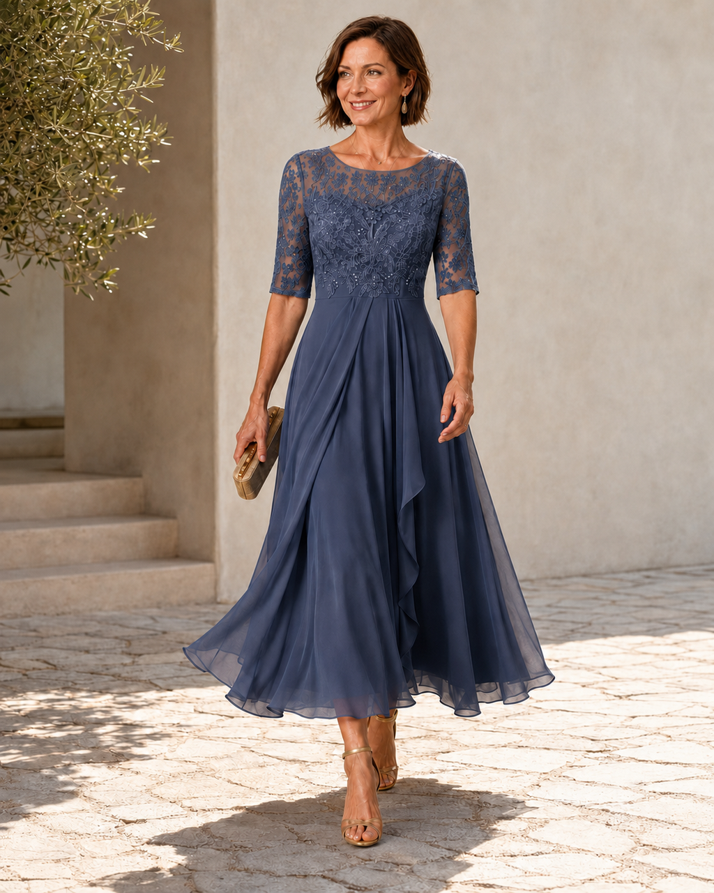 Vestido midi de renda com mangas transparentes e saia em camadas — Bene Donna — imagem 01