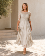 Vestido midi de renda com mangas transparentes e saia em camadas — Bene Donna — imagem 05