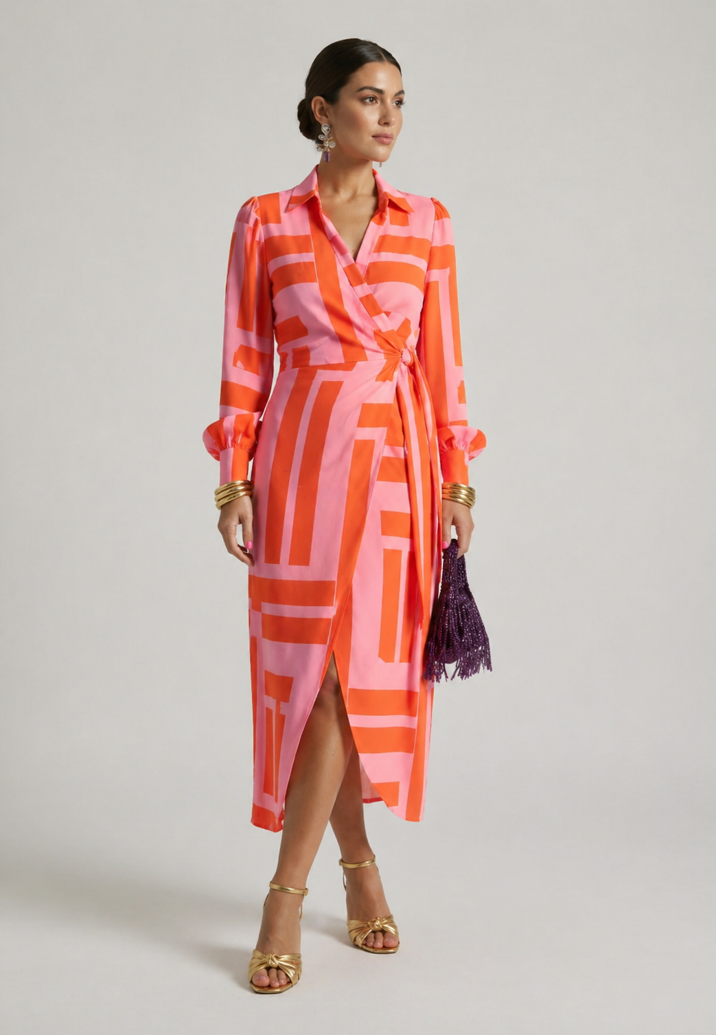 Vestido midi estampado transpassado com faixa de amarrar — Bene Donna — imagem 01