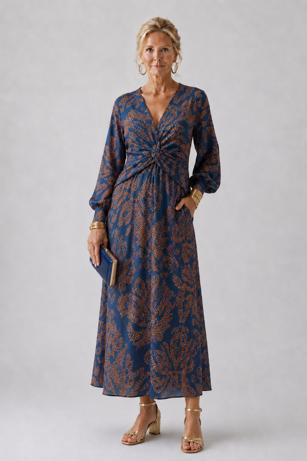 Vestido midi floral de mangas longas com frente torcida — Bene Donna — imagem 01
