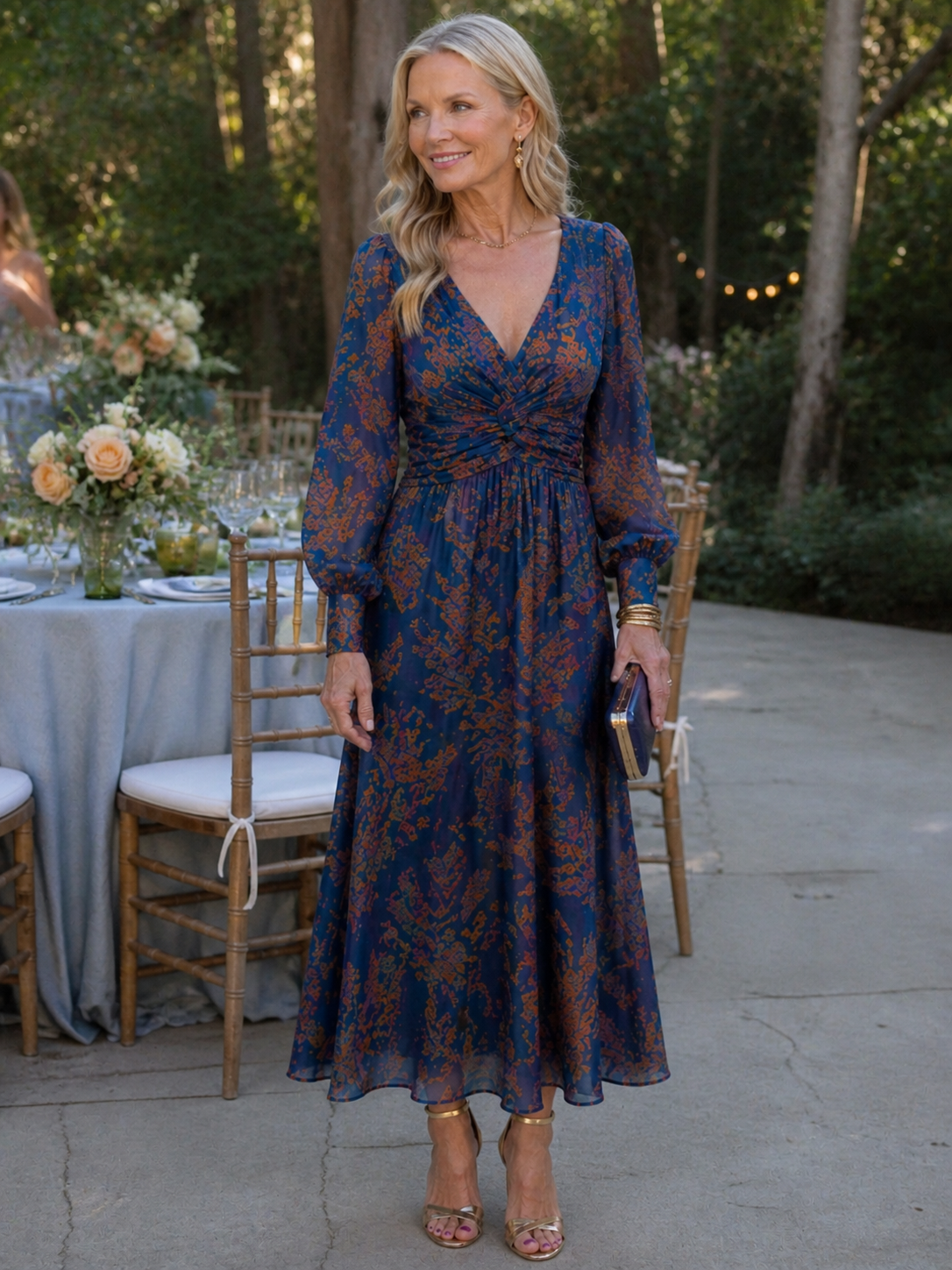 Vestido midi floral de mangas longas com frente torcida — Bene Donna — imagem 02