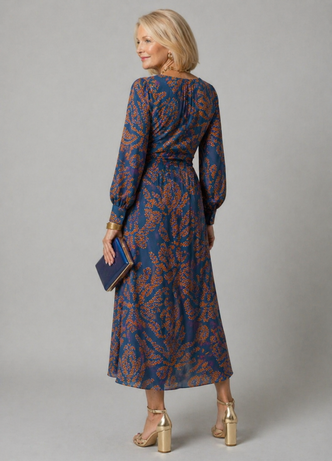 Vestido midi floral de mangas longas com frente torcida — Bene Donna — imagem 04