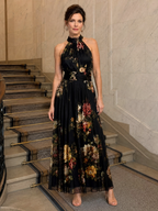 Vestido midi floral frente única com cintura marcada — Bene Donna — imagem 05
