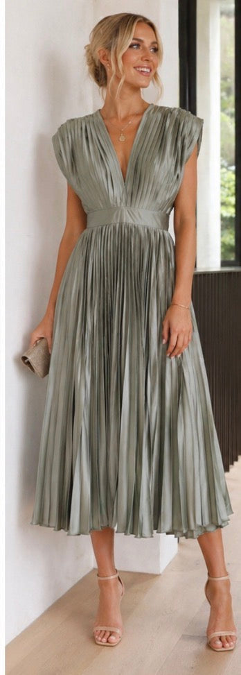Vestido midi plissado de festa — Bene Donna — imagem 21