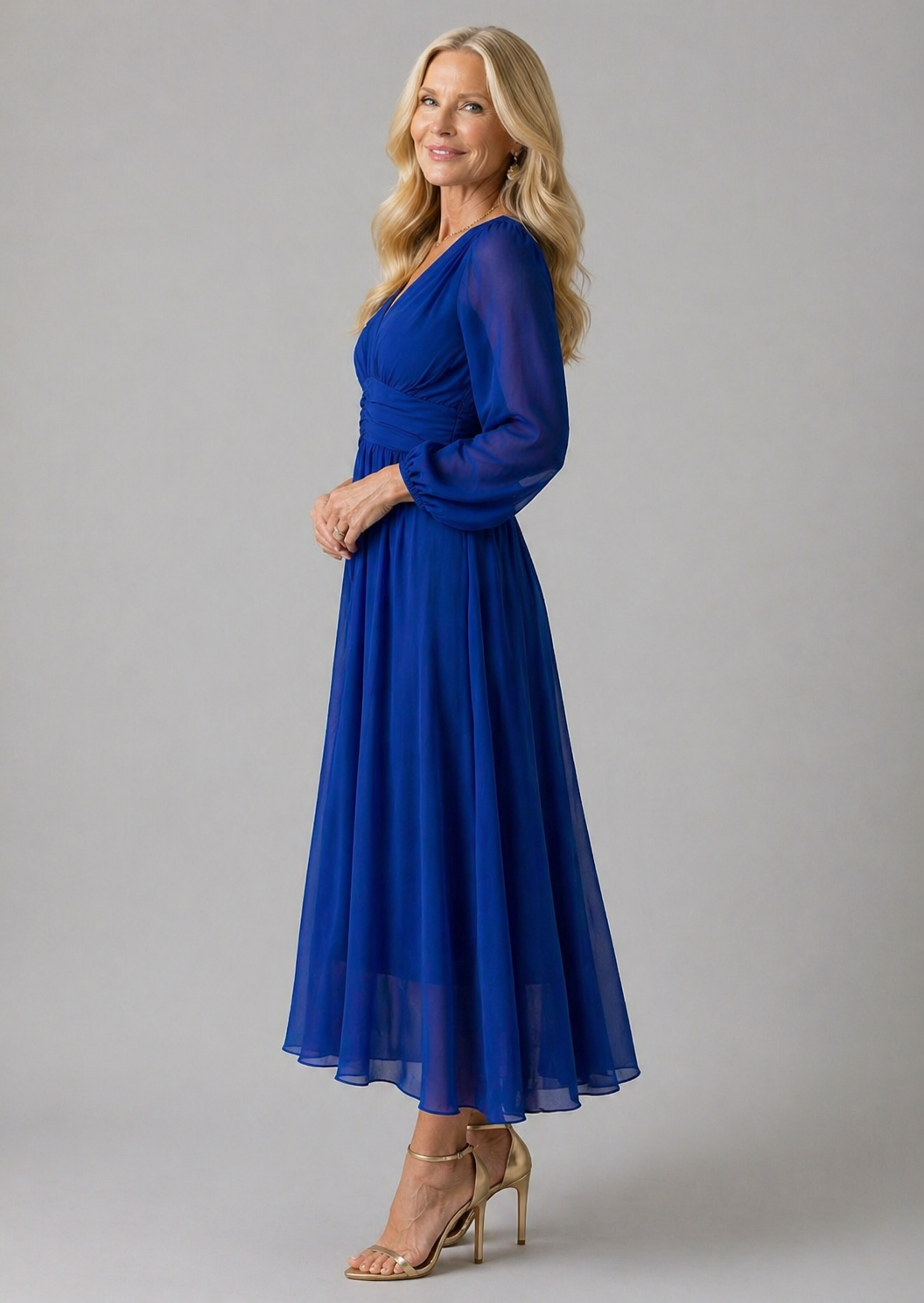 Vestido midi transpassado com decote V e mangas longas — Bene Donna — imagem 02